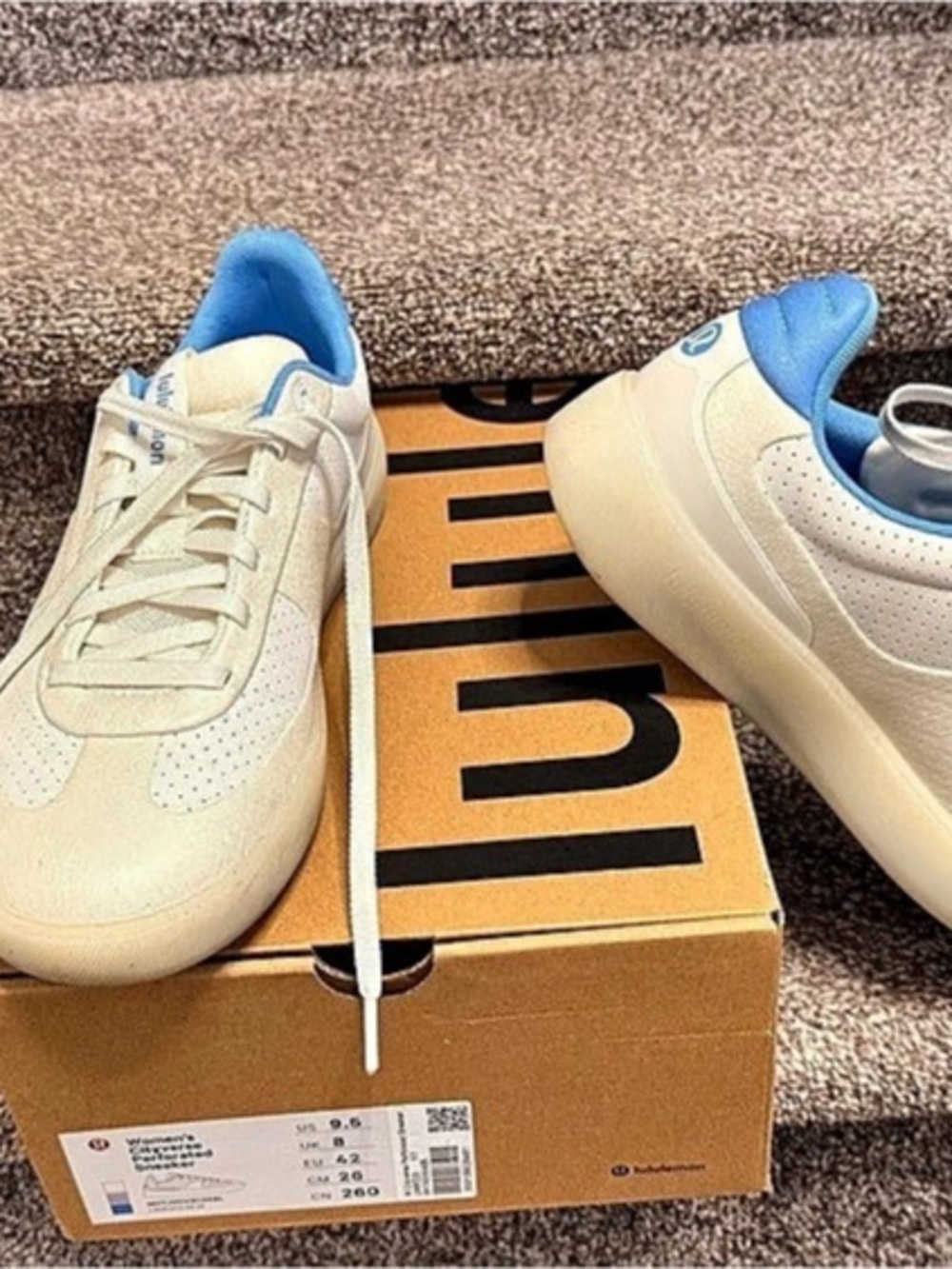 adidas Women's White & Blue Sneakers US 9.5 Like New